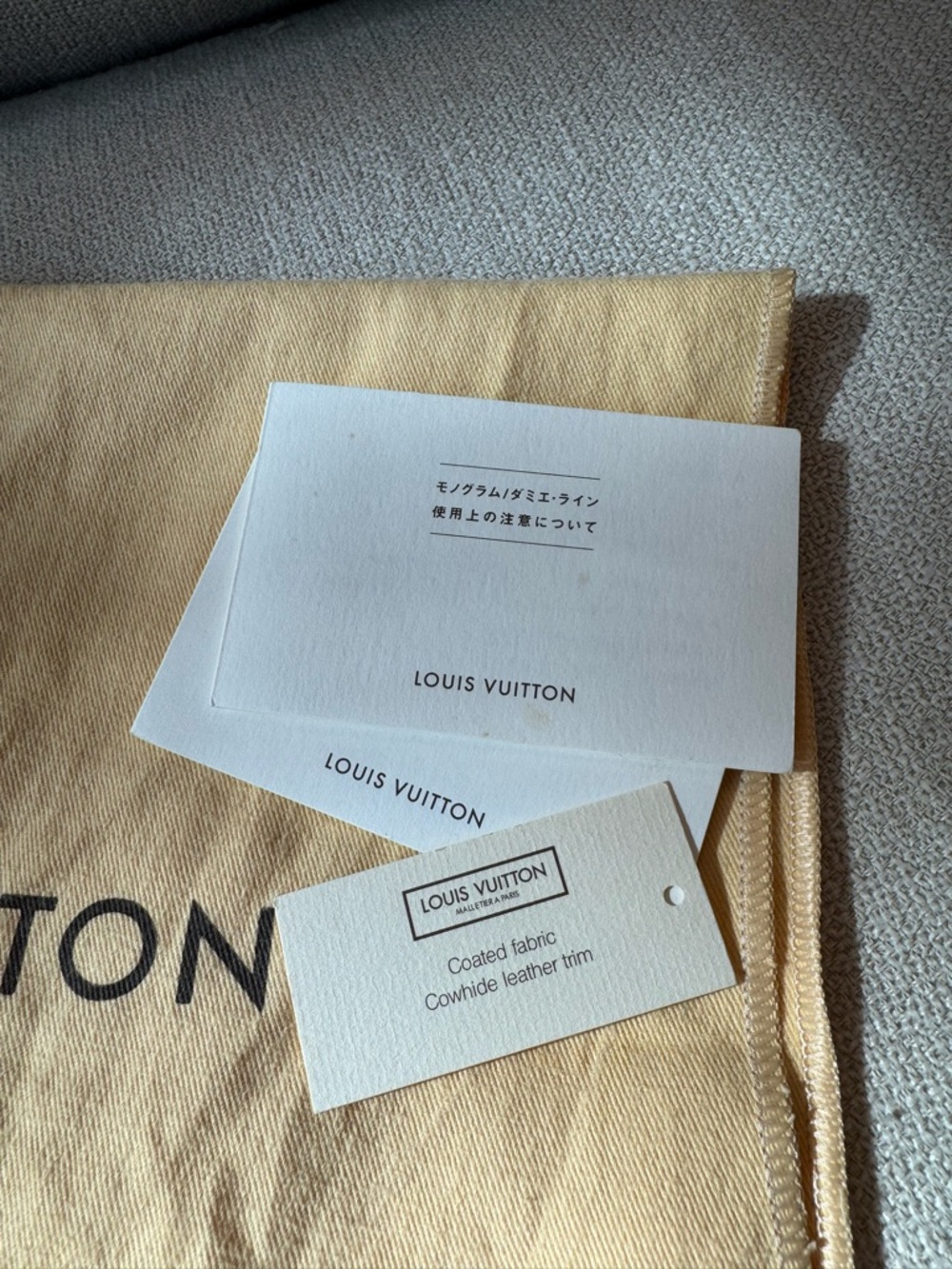 Louis Vuitton Lexington Pink Vernis LV Pochette with COA - Picture 9 of 15